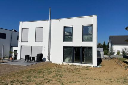 Doppelhaushälfte in Bad Friedrichshall zum Selbstausbau