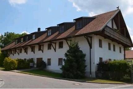 Wohnung 125qm 1.OG - 4Zi, EBK, Südbalkon - Runding