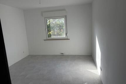 Erstbezug nach Kernsanierung – 2-Zimmer-Wohnung in Hürth-Efferen