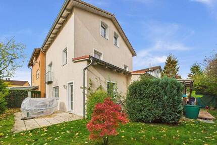 Familienfreundliche Doppelhaushälfte mit Garten in beliebter und ruhiger Lage - Neutraubling