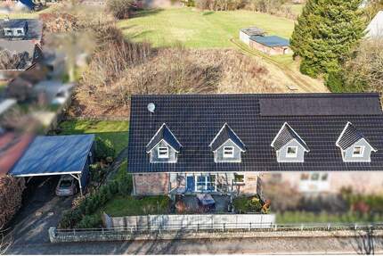 Neuwertige DHH in Hamdorf - Energieeffizient, großzügig und überaus gepflegt