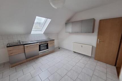 Attraktive 2-Raum Wohnung im Dachgeschoss zu vermieten - Chemnitz Bernsdorf