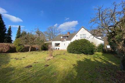 Großzügiges Mehrfamilienhaus auf großem Grundstück, wartet wachgeküsst zu werden ! - Hamburg Lemsahl-Mellingstedt