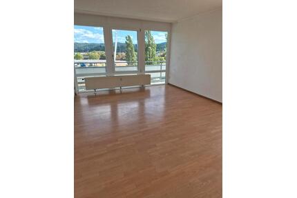 Schöne helle 3-Zimmerwohnung - 1.100,00&nbsp;EUR Kaltmiete, ca.&nbsp; 96,00&nbsp;m&sup2; in Lahr (Schwarzwald) (PLZ: 77933)