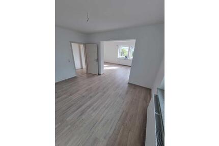 Wohnung zur Miete 2 ZKB - 1.080,00&nbsp;EUR Kaltmiete, ca.&nbsp; 95,00&nbsp;m&sup2; in Borken (Hessen) (PLZ: 34582)