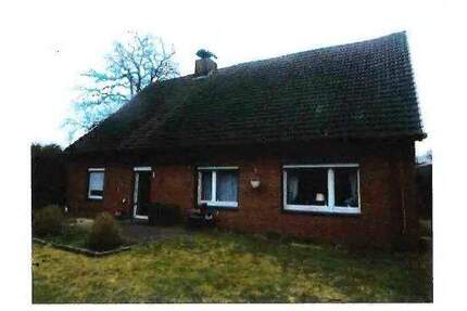 Volksbank Immobilien: Zwangsversteigerung eines Einfamilienhauses und landwirtschaftl. Grünfläche - Tiste