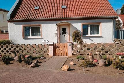 Familienfreundliches EFH m. Hof und Garten in guter Lage - Burg