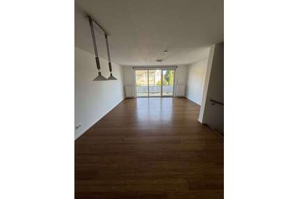 Haus zum Mieten in Frankfurt am Main 2.600,00 € 134 m²