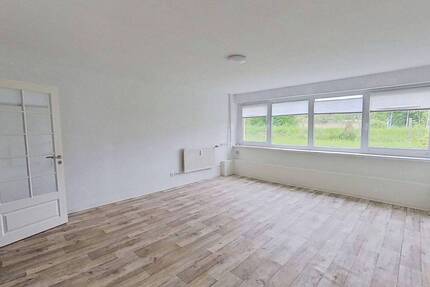 Großzügige, ansprechende 3-Zimmer Wohnung mit EBK, Terrasse und privatem Garten - krakow am See