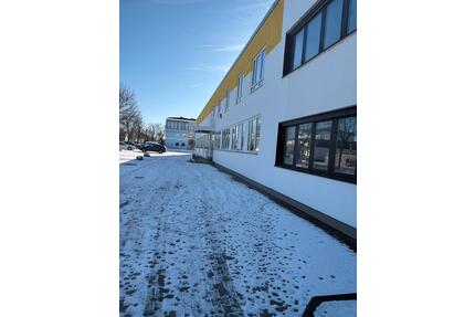 HallenflächeProduktion mit Büro - Kirchheim bei München