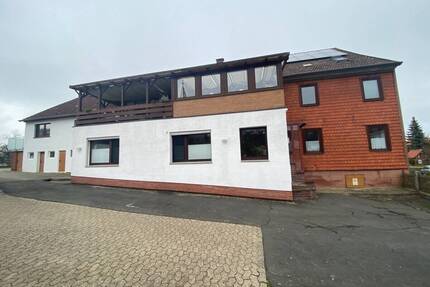 Mehrfamilienhaus mit extra Baugrundstück 4.208 m² in Bovenden-Reyershausen - Bovenden / Reyershausen