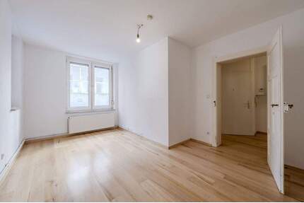 Heusteigviertel: 2-Zimmer-Wohnung im Hochparterre - Stuttgart Mitte