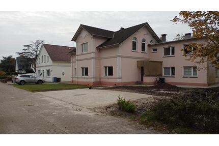 Wohnungen: 5-Zimmer-EG (100 m2) & 3-Zimmer-OG (55 m²) zuvermieten - Nordenham
