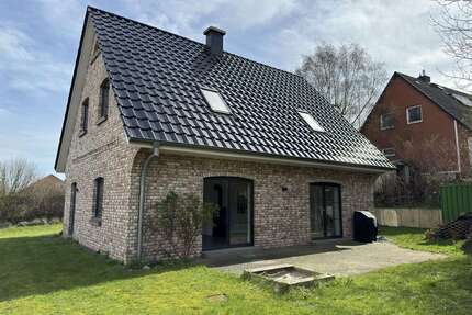 Haus zum Mieten in Ottendorf 1.780,00 € 140 m²