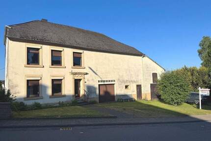 Bezahlbares Einfamilienhaus mit Scheune und großem Grundstück zum RenovierenSanieren für Handwerker besonders geeignet - Waldweiler