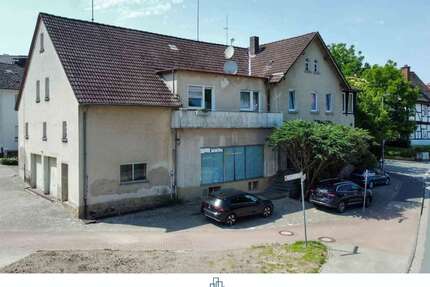 Haus zum Kaufen in Schieder-Schwalenberg 109.000,00 € 393.39 m²