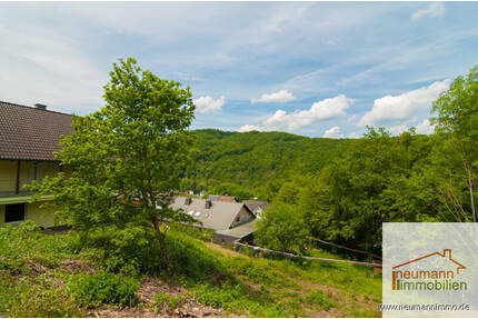 Traumhaftes Hanggrundstück in ruhiger Sackgassenlage - Waldbreitbach