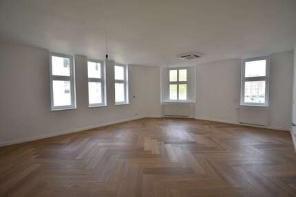 Wohnung zum Mieten in Düsseldorf 1.750,00 € 69.84 m²