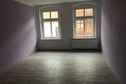 5 Raumwohnung im Zentrum - 890,00&nbsp;EUR Kaltmiete, ca.&nbsp; 137,00&nbsp;m&sup2; in Torgau (PLZ: 04860)