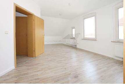 Familien aufgepasst! 4-Raum-DG-Wohnung in ruhiger Seitenstraße - Zwickau Pölbitz