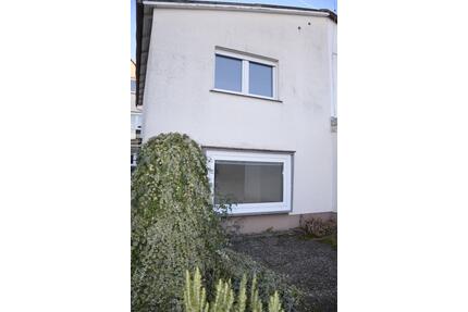 Helle Doppelhaushälfte mit Balkon und Terrasse - Dreieich