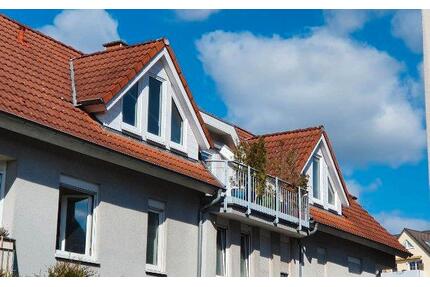 Lichtdurchflutete 3,5-Zi.-DG-Wohnung, Nähe Innenst.Süd-Bhf. EBK - Bad Vilbel