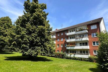 3,5-Zimmer-Eigentumswohnung mit Balkon und einem PKW-Aussenstellplatz in Lübeck-Kücknitz