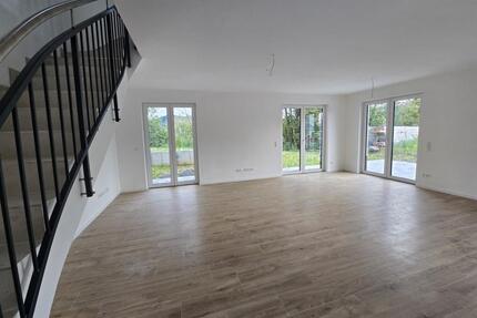 *Erstbezug* helles Reihenendhaus mit Garten + viel Platz - Höchst im Odenwald