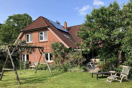 Reserviert: Großzügiges 1-2 Familienhaus in wunderschöner Lage am Schwarzen Berg - Stade