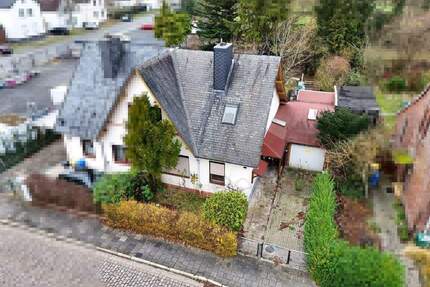 - NOTARVERTRAG IN VORBEREITUNG - Doppelhaushälfte mit 5 Zimmern, Kamin, Garage und großem Garten - Bremerhaven Geestemünde