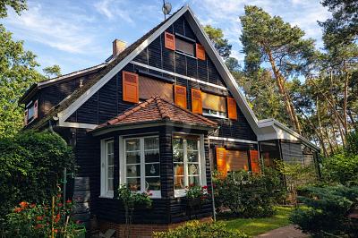 NORDISCHES FLAIR TRIFFT NATURIDYLLE M. NEBENGELASS - Schönfeld