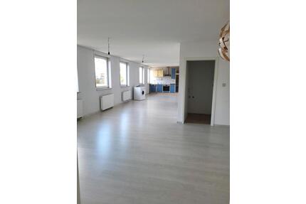 Große hell geräumige 2 Zimmerwohnung 100 qm Erdgeschoß vermieten - Mömbris