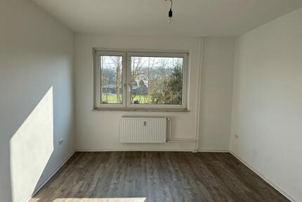 Renovierte 2-Zimmer-Wohnung mit Balkon - Bremen Hemelingen