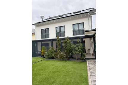 Haus zum Kaufen in Sankt Leon-Rot 1.380.000,00 € 254 m²