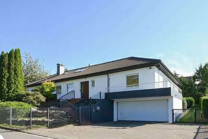 Haus zum Kaufen in Detmold 549.000,00 € 220 m²