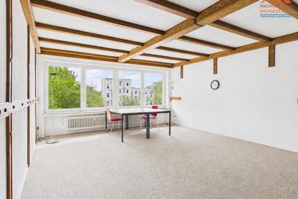 WohnungBürofläche in zentraler Lage von Cuxhaven – flexibel nutzbar mit Balkon & Wintergarten