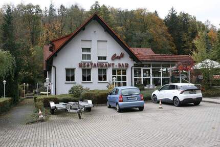 Eigentumswohnung in weitgehend gastronomisch genutzem Gebäude - Rodewisch