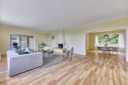 Haus zum Kaufen in Bensheim 1.045.000,00 € 300 m²
