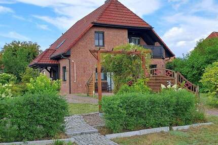 Großzügiges Einfamilienhaus mit Doppel-Garage in Soltau-Harber