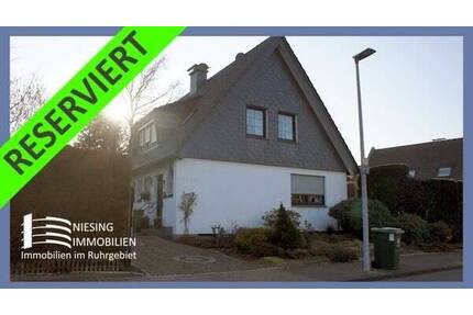 *** RESERVIERT *** Freistehendes Einfamilienhaus mit Garage in grüner Lage von OB-Sterkrade **provisionsfrei*** - Oberhausen Alsfeld