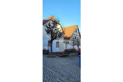 Historisches Wohnhaus mit Scheune und Gewölbekeller - Tauberbischofsheim