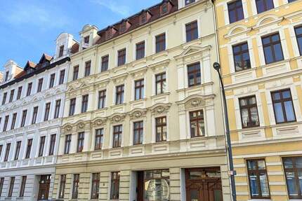 Altstadtnahes Mehrfamilienhaus mit Hinterhaus und Garagen zu veräußern! - Görlitz Innenstadt