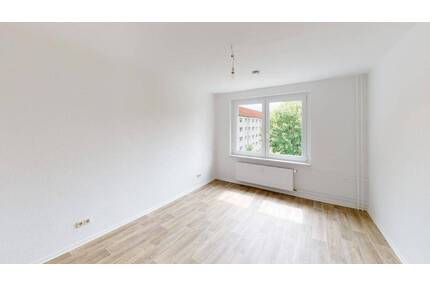 Hier lädt ein großer Balkon zum gemeinsamen Verweilen ein - Chemnitz Furth