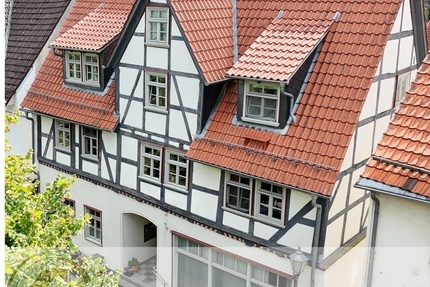 Modernes Wohnen im historischen Ambiente – teilbar, Balkon, Innenhof, ökologisch saniert mitten im S - Zierenberg