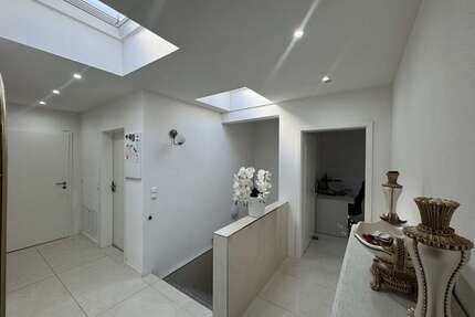 Haus zum Kaufen in Pforzheim - Eutingen 899.000,00 € 359.9 m² - Pforzheim - Eutingen