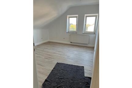 Dachgeschoßwohnung 2 ZKB - 800,00&nbsp;EUR Kaltmiete, ca.&nbsp; 66,00&nbsp;m&sup2; in Germersheim (PLZ: 76726)