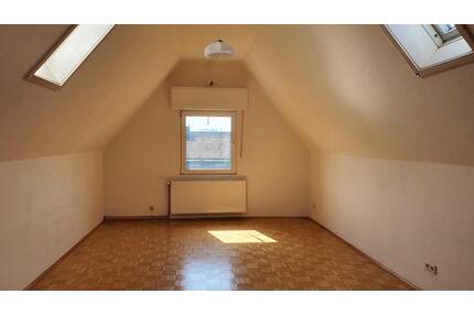 Gemütliche Dachgeschosswohnung - 400,00&nbsp;EUR Kaltmiete, ca.&nbsp; 70,00&nbsp;m&sup2; in Warstein (PLZ: 59581)