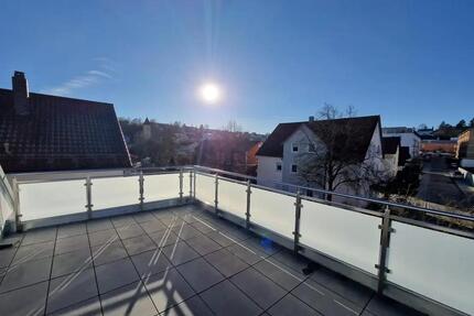 Exklusive 4-Zimmer-Wohnung mit gehobener Innenausstattung mit Ein - Lappersdorf