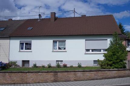 Älters Einfamileinhaus in Pirmasens-Fehrbach zu vermieten !
