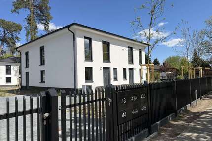 Haus zum Kaufen in Brandenburg - Blankenfelde-Mahlow 590.000,00 € 118 m²